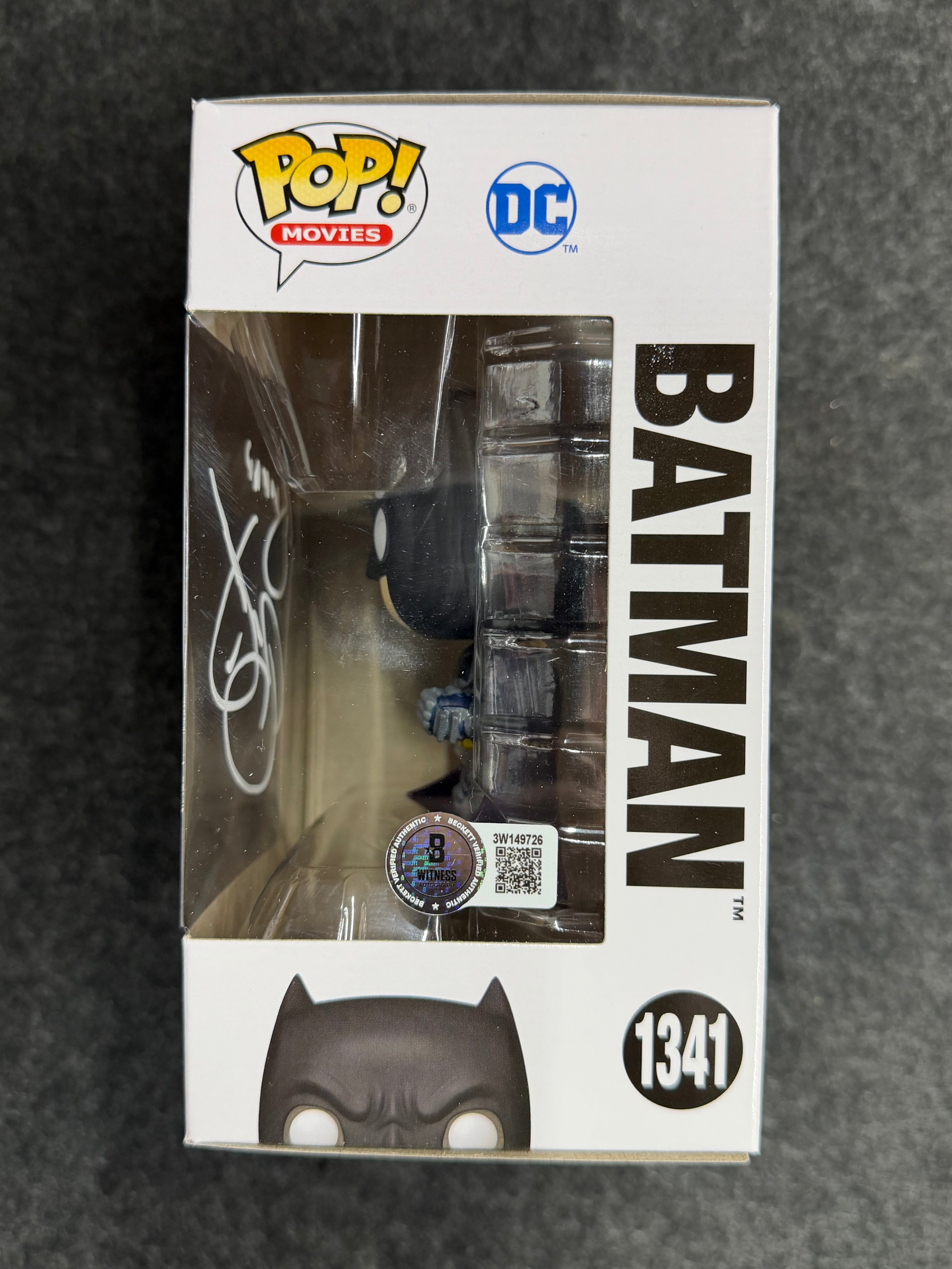 Ben Affleck Signed The Flash Batman #1341 Funko - Beckett Witnessed COA