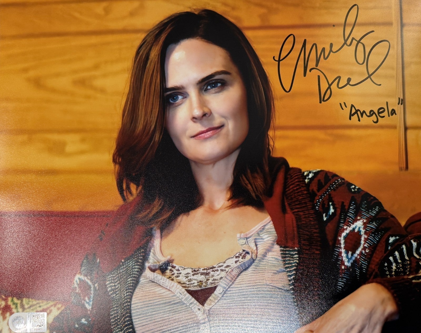 Emily Deschanel Signed 11x14 Animal Kingdom Photo as Angela - SWAU COA